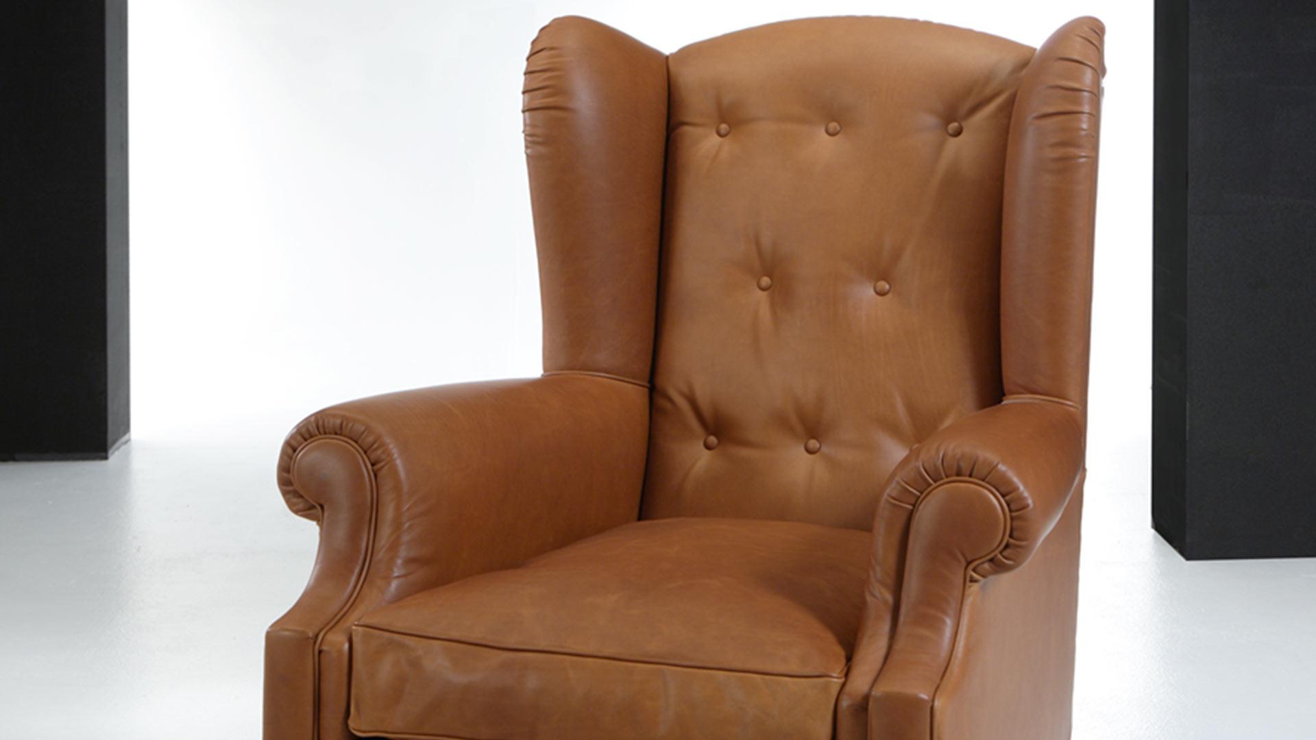 Armchair Lombardia in leather